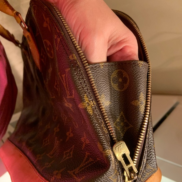 Lv Monogram - Picture 4 of 5